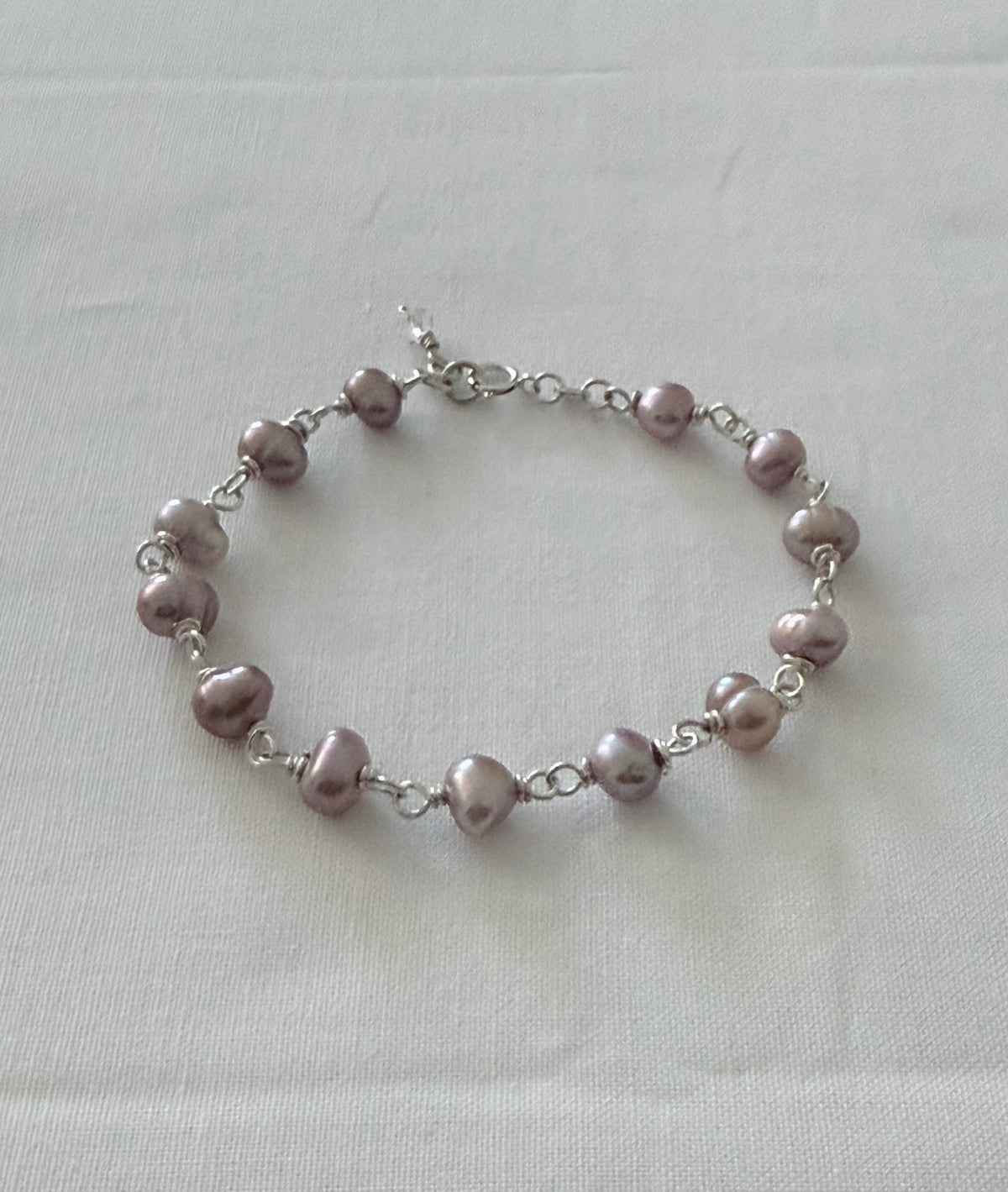 Mauve-Pink Baroque
Freshwater Pearl Bracelet in Sterling Silver