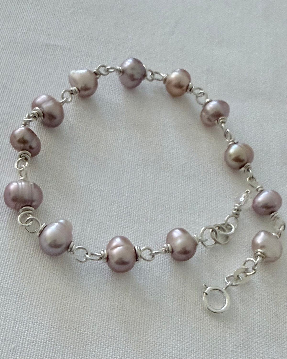 Mauve-Pink Baroque
Freshwater Pearl Bracelet in Sterling Silver