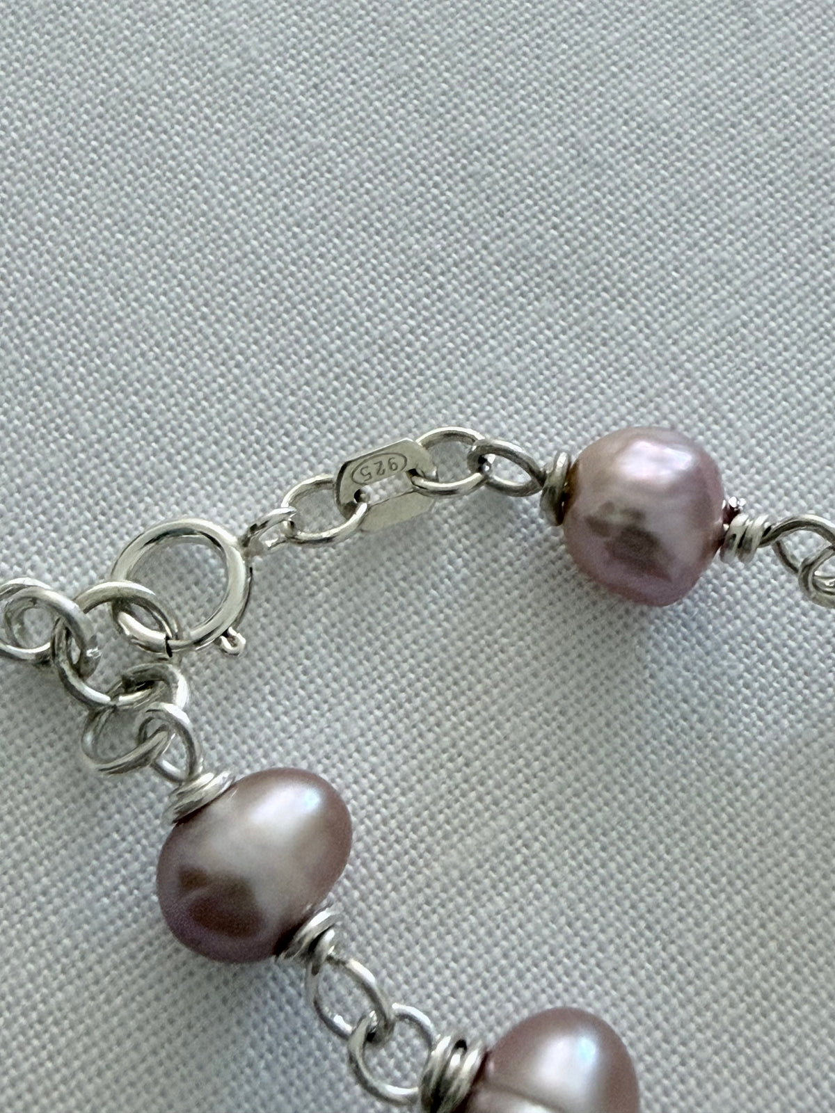 Mauve-Pink Baroque
Freshwater Pearl Bracelet in Sterling Silver