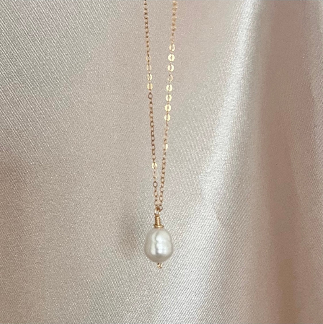 Freshwater Pearl Pendant Necklace